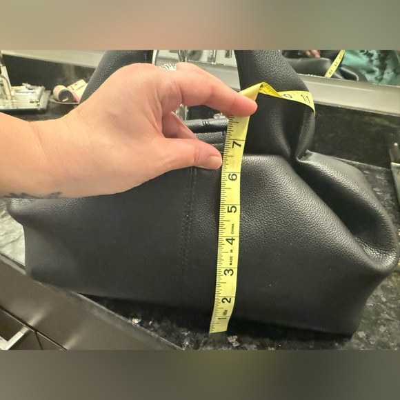 BCBG Max Azria Black Puffy Vegan Leather Bag NWT Baddie Purse Tote Quiet Luxury - Picture 6 of 6